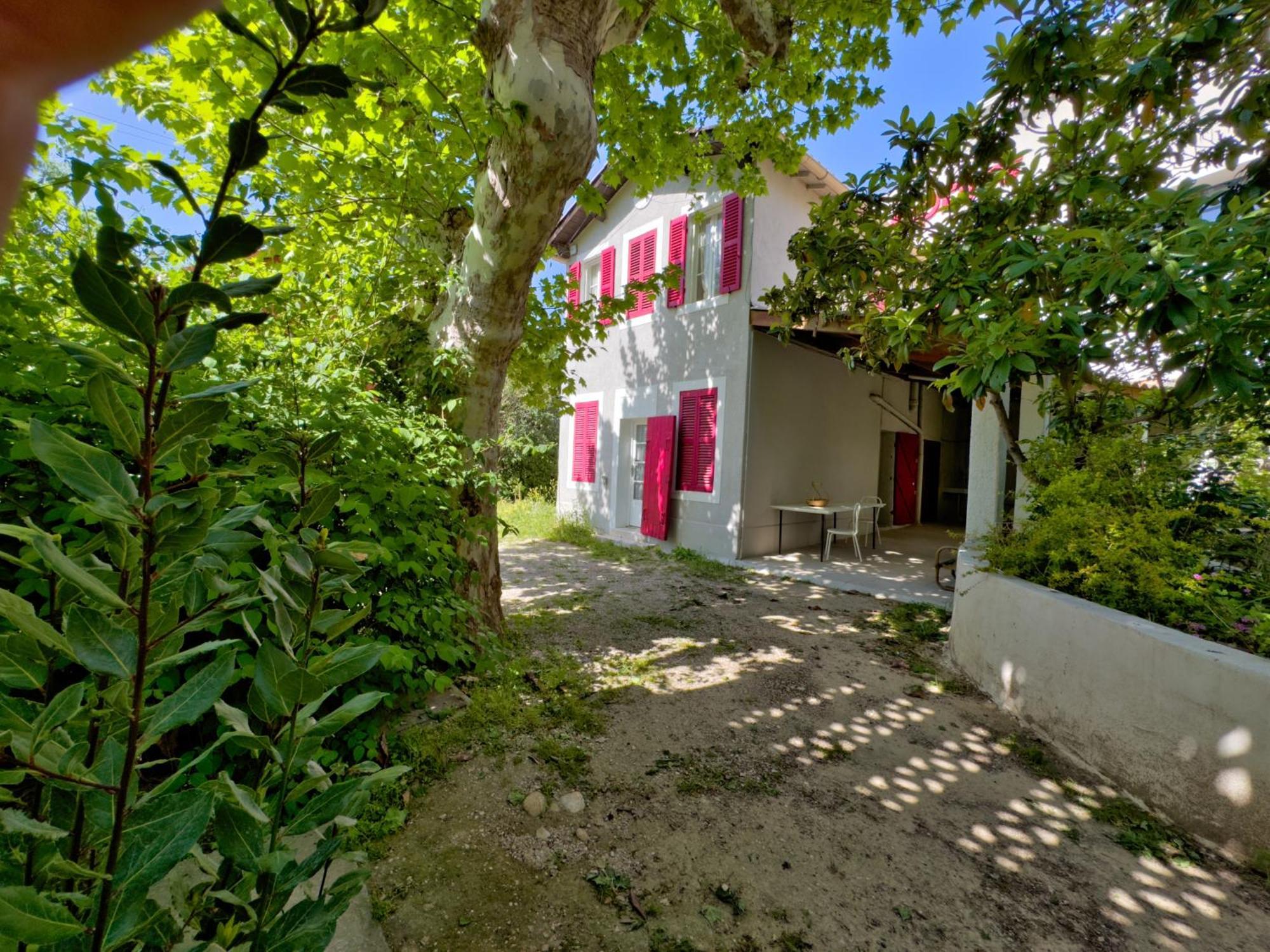 Holiday home Maison De Charme Classee 3 Etoiles - Calme, Jardin, Salle De Sport, Piscine Marseille